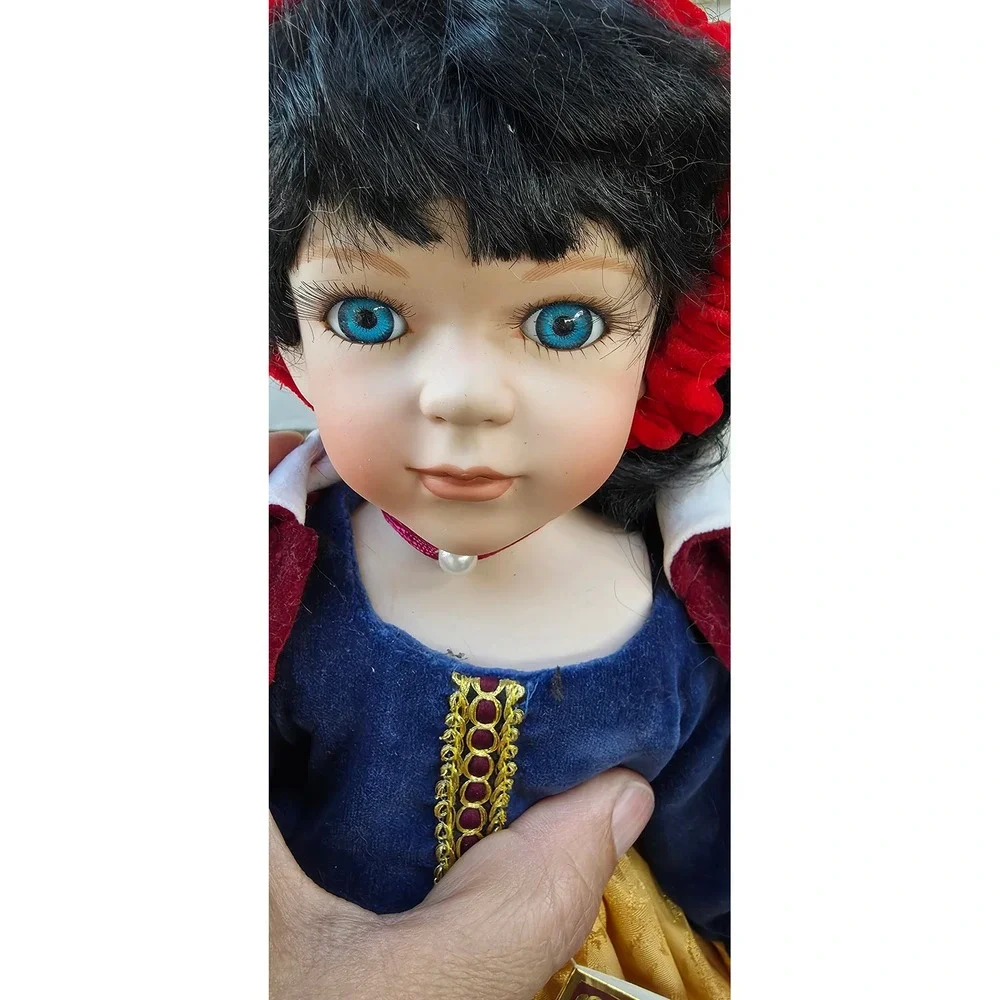 Geppeddo Fairy Tale Series Snow White Porcelain Doll 16 inch with Stand and Box